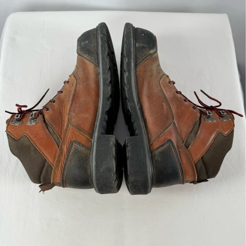 Red Wing BRNR XP 6 Inch Waterproof Safety Toe Boot in Brown Size 8‎
